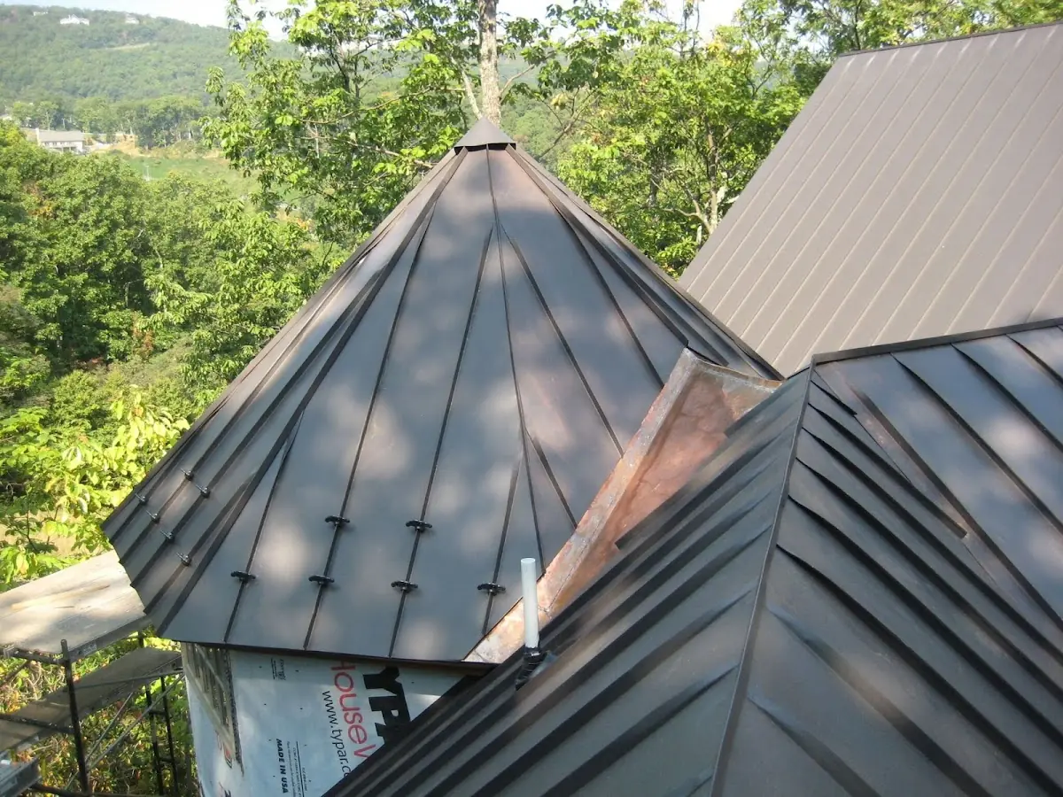 Professional Roof Tarp Installation by Craftsman Roofing in Lely Resort
